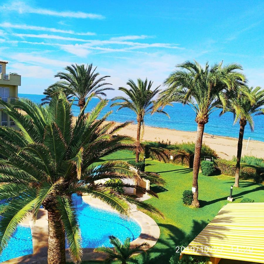 Estupendo Apartamento En Primera Linea De Playa Y Con Vistas Al Mar Dénia Eksteriør billede