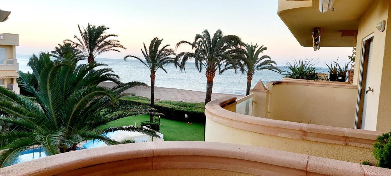 Estupendo Apartamento En Primera Linea De Playa Y Con Vistas Al Mar Dénia Eksteriør billede