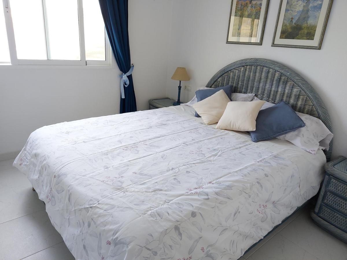 Estupendo Apartamento En Primera Linea De Playa Y Con Vistas Al Mar Dénia Eksteriør billede