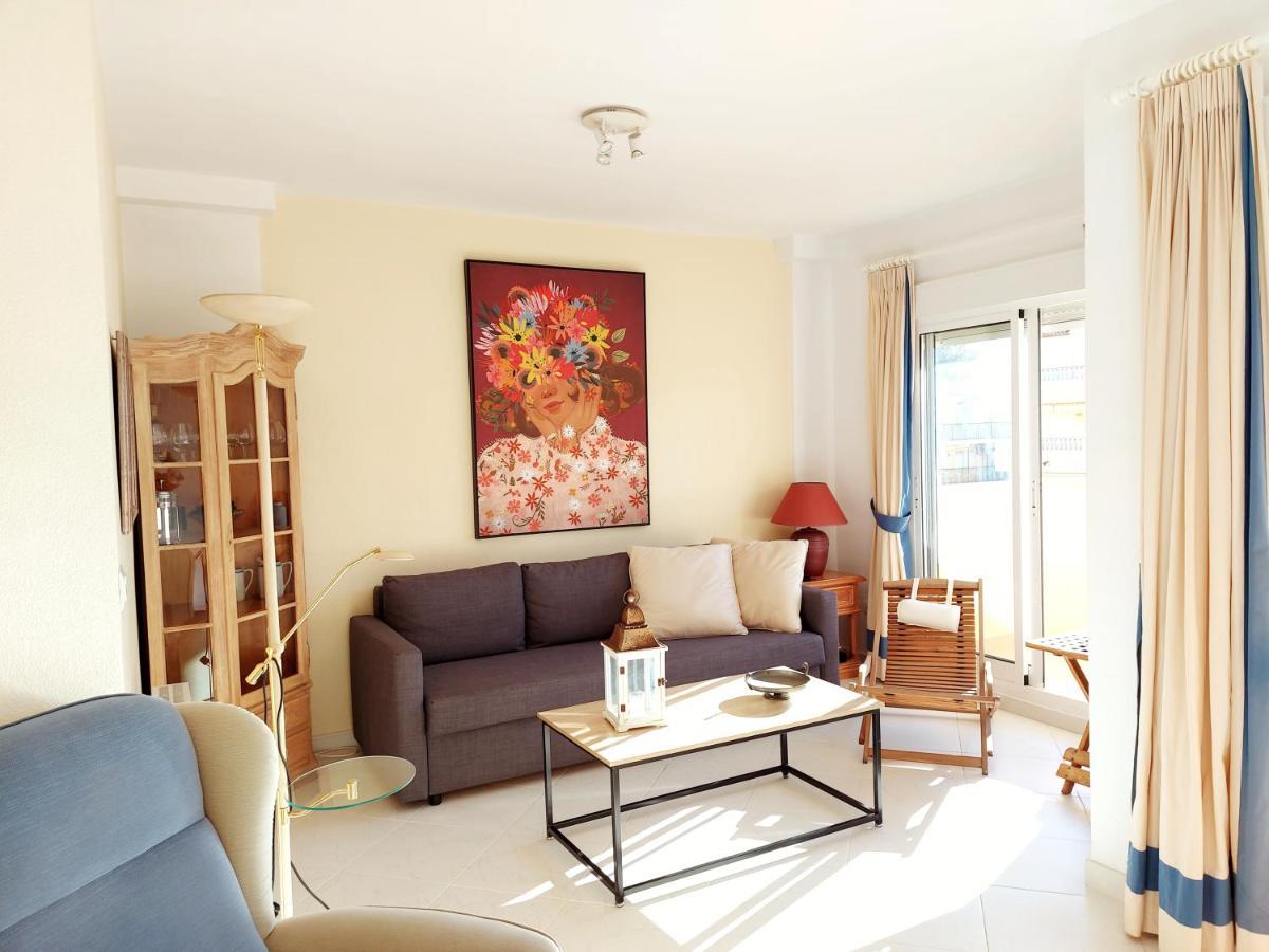 Estupendo Apartamento En Primera Linea De Playa Y Con Vistas Al Mar Dénia Eksteriør billede