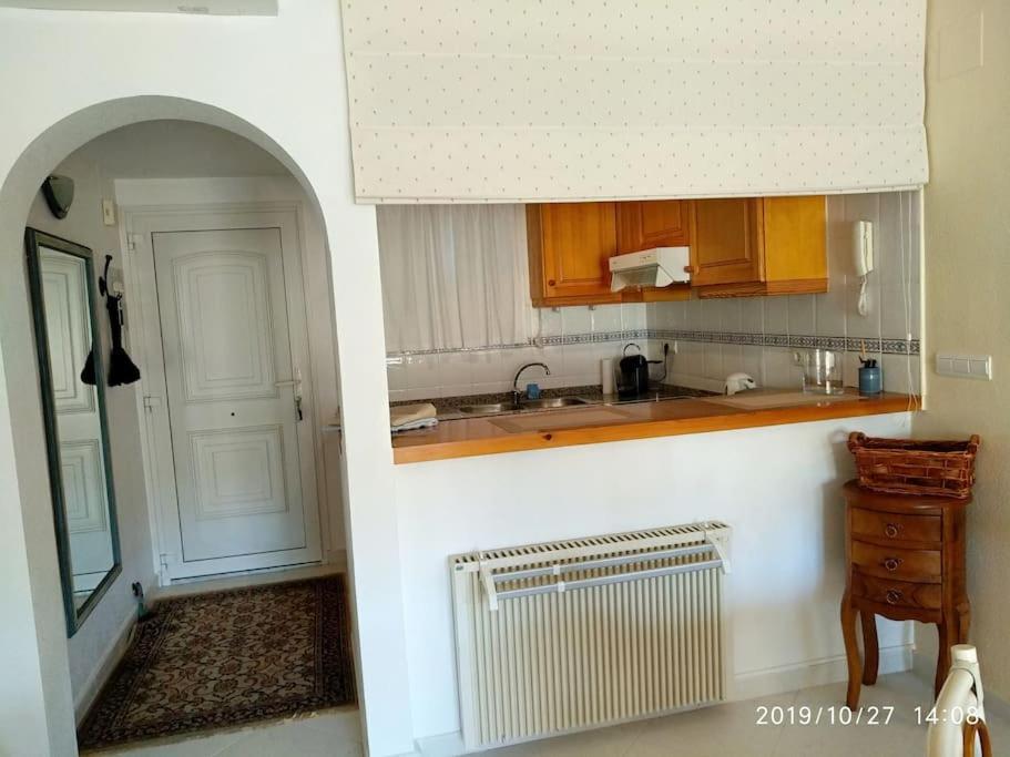 Estupendo Apartamento En Primera Linea De Playa Y Con Vistas Al Mar Dénia Eksteriør billede