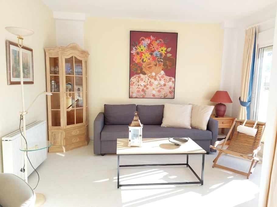 Estupendo Apartamento En Primera Linea De Playa Y Con Vistas Al Mar Dénia Eksteriør billede